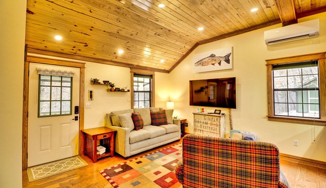 Want to REALLY get away? Round Bottom Roost. Secluded. Close to everything.