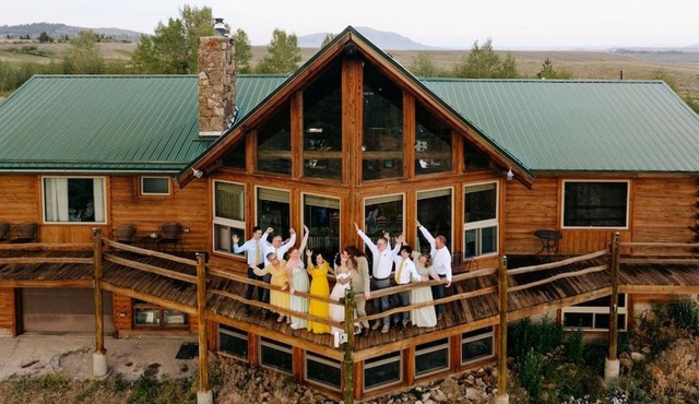Wapiti Retreat at 22 West Cabins and Recreation