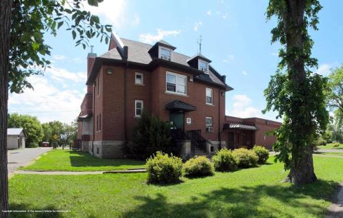Wardens Quarters: 2 Bedroom Apt