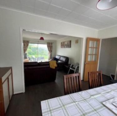 Wardown Place - Spacious 3 Bed House available for short term or long term Rental