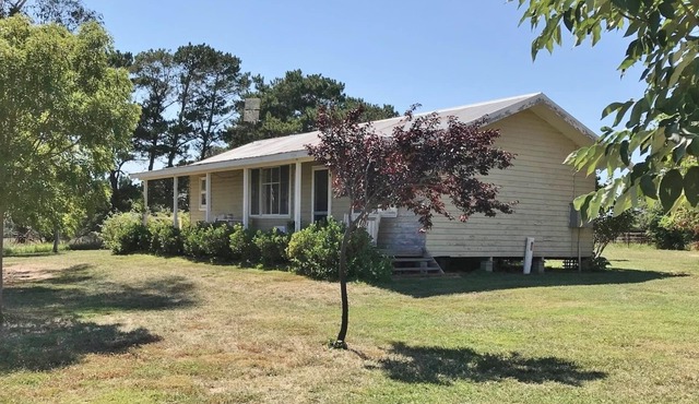 Warego Cottage, O'Connell - Escape to the Country, enjoy our quiet rural setting