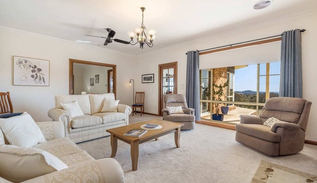 Waringa Downs Farm Stay - Close to Mayfield Garden