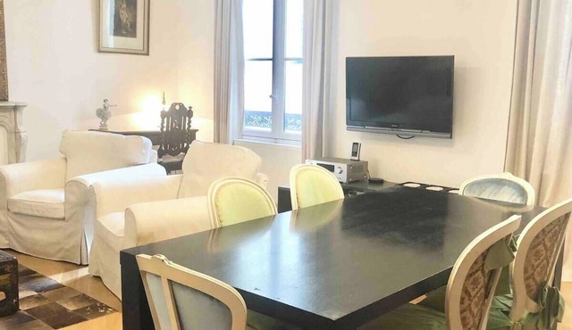 Warm and Beautiful Paris Home! Good News
