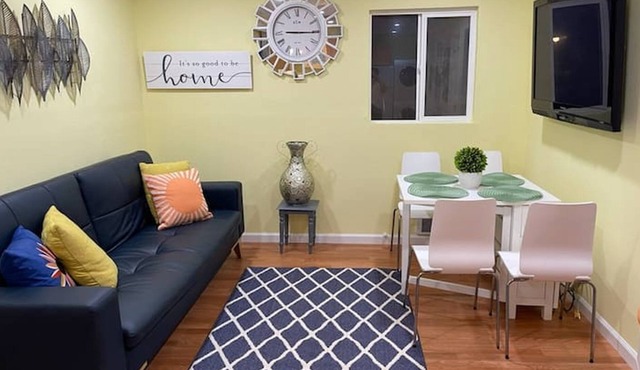 Warm and Comfy Antioch Cottage, close to everything