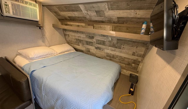 Warm and Cozy Deers Den RV Camper