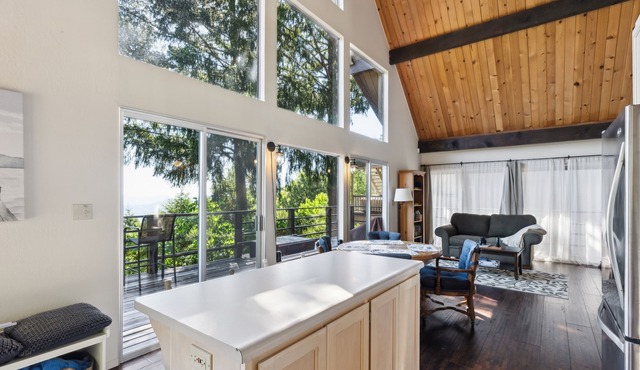 Warm And Cozy Mountain And Lake View Haven 2 Bedroom Cottage by RedAwning