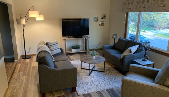 Warm and cozy property 2 miles to Mayo and St. Mary’s. 4 bedrooms, 3 bathrooms.