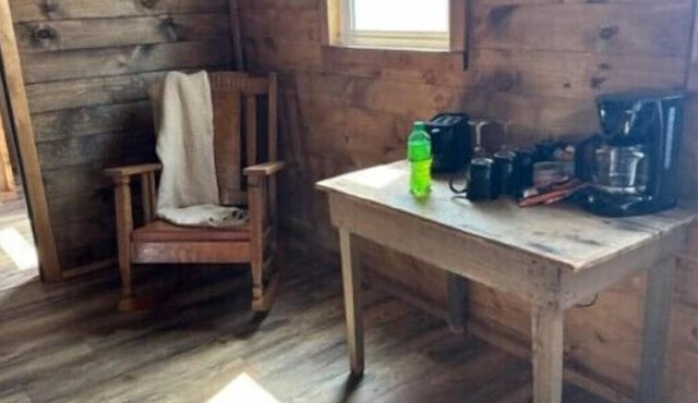Warm and Cozy Upstairs Apartmentn