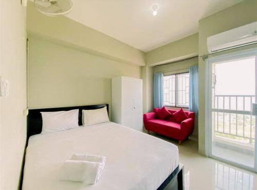 Warm and Homey Studio at Royal Sentul Park Apartment By Travelio