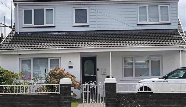 Warm and Inviting home in Fairview - With Outdoor Hot tube