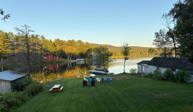 Warm and Inviting Lakeside Log Cabin Retreat in Groton State Forest