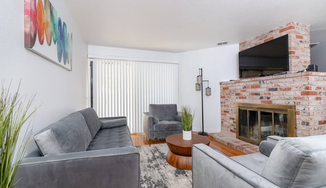 Warm and Sweet 3B2B house next to parks