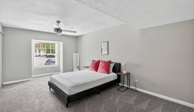Warm and welcoming 2-bed Winchester getaway