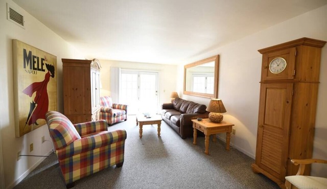 Warm And Welcoming Residence On The Fox River