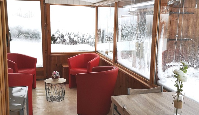 Warm apartment at the foot of the Hirmentaz ski slopes