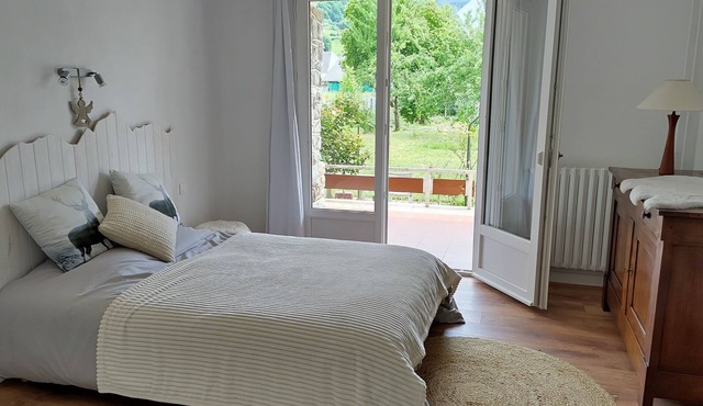 Warm apartment in the heart of the Bigorre, amazing view of the Pic du Midi