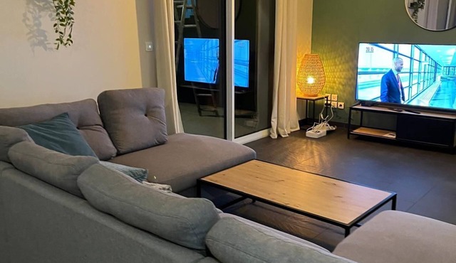 Warm & Bright Modern Home – Pyrenees