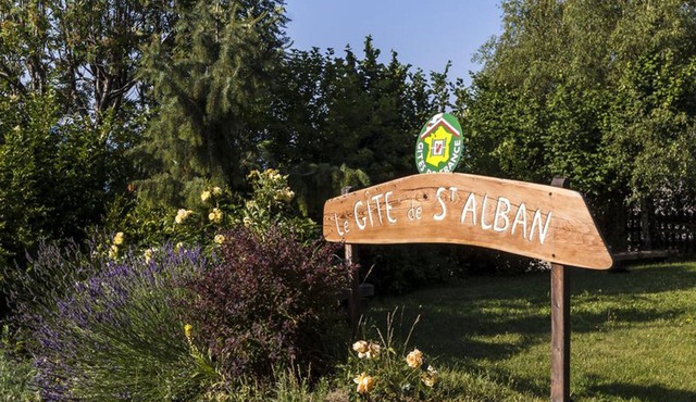 Warm, comfortable and quiet gîte, in the heart of nature, between lake and mountains
