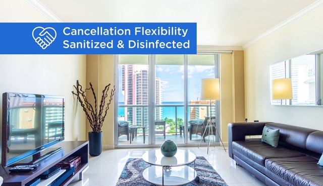 Warm condo w/striking ocean & park views | WIFI + Parking