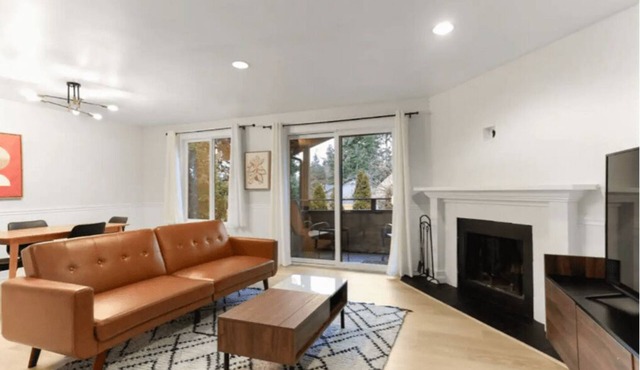 Warm & Cozy 2b/2b Stay in Kirkland