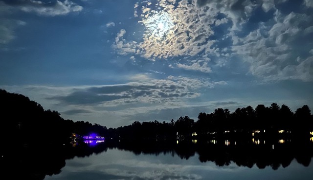 Warm Cozy Cottage on Mt Morris Lake minutes from Nordic Mtn adventures & S’more