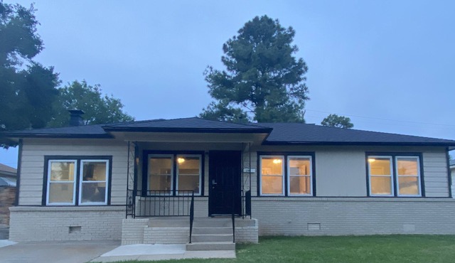 Warm Cozy Home on Spruce