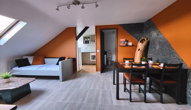 Warm Familiar Apartment