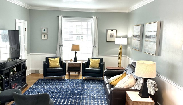 Warm, friendly, Mountain View’s, 5gig, Restaurants, Covered porch/fire table