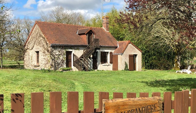 WARM GITE IN THE HEART OF BRENNE