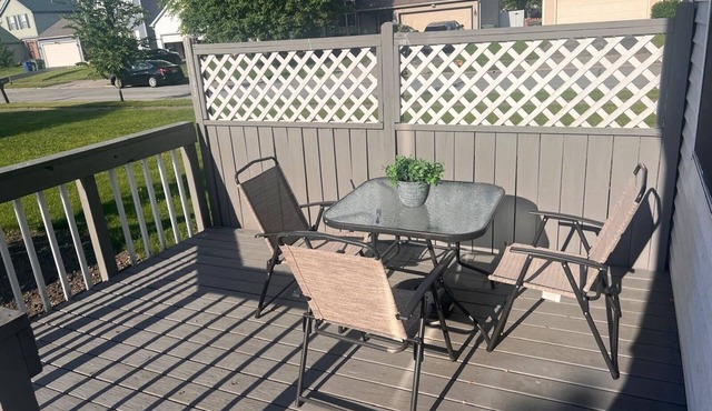 Warm haven 3-bedroom house in Reynoldsburg with AC, WiFi. Minutes from downtown.
