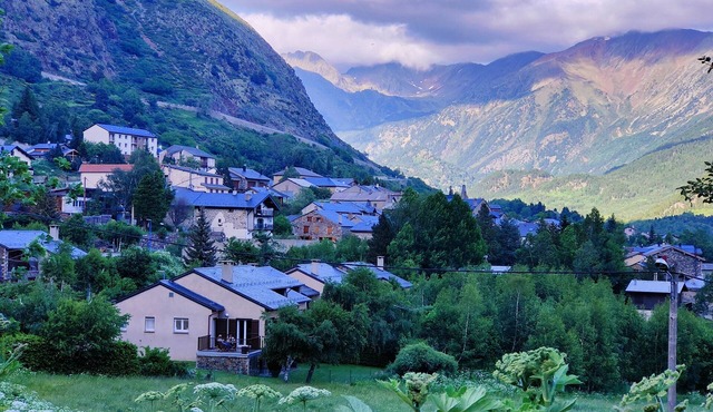 Warm house at the foot of the slopes.