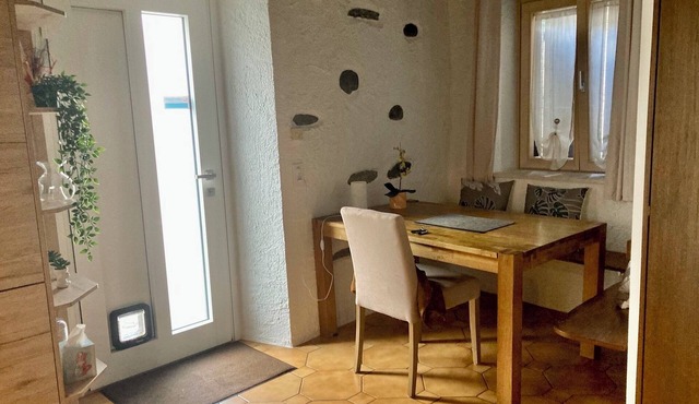 Warm independent rustic apartment, for nature lovers