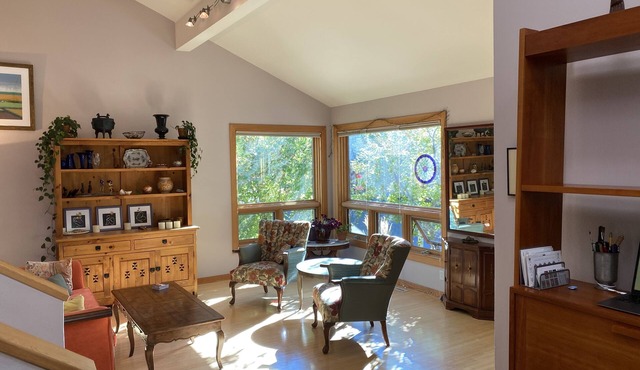 Warm, inviting home, close to CU, downtown and mountains