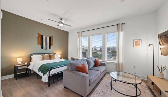 Warm, inviting studio | Location! | Free Parking!