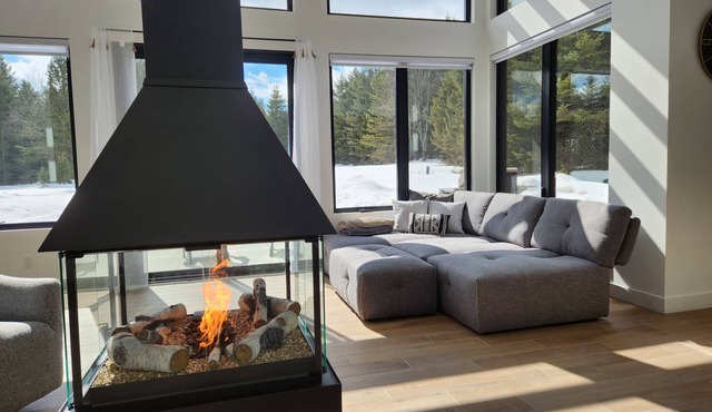 Warm, luxurious chalet with spa/massage chair