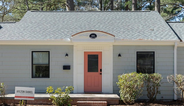 Warm Luxury in walkable downtown Durham (2.5 mi. from Five Pts. Plaza)