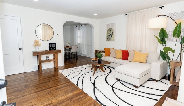 Warm modern Farmhouse Near National Harbor & DC