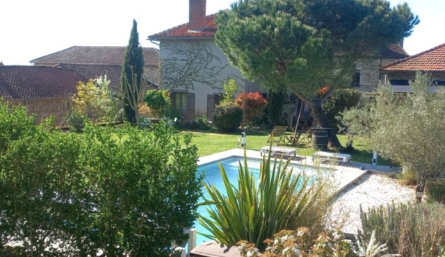 Warm, peaceful family home with Nordic bath and swimming pool