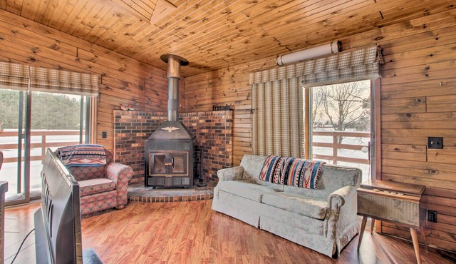 Warm Pet-Friendly Cabin w/ Fire Pit & Balcony