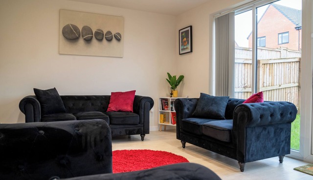 Warm, quiet and lovely 3 bedroom home away from home near the city centre