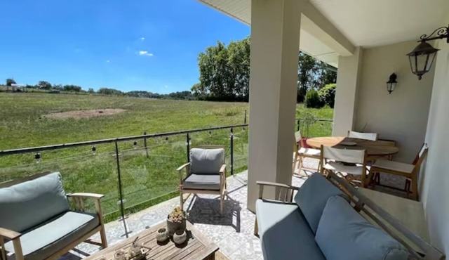 Warm & quiet country house