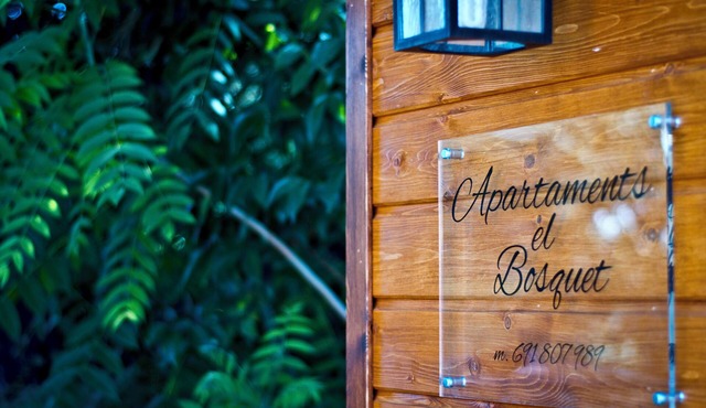 Warm shelter, Nordic style El Bosquet
