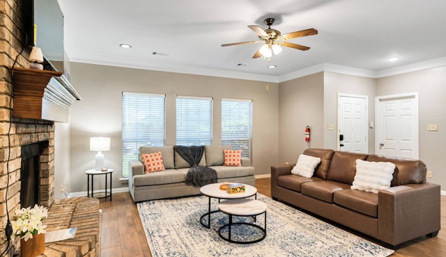 Warm & Spacious 4BR/3BA/4TV Home – Newly Renovated