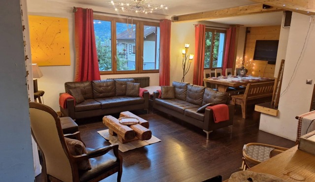Warm, spacious house 10 minutes from the ski slopes or Lake Annecy