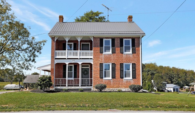 Warm Spring Farmhouse, Old Charm with Modern Updates in Historic Chambersburg