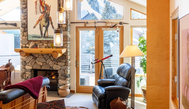 Warm Springs Ski Way Home | Pool, Pickleball, and More!