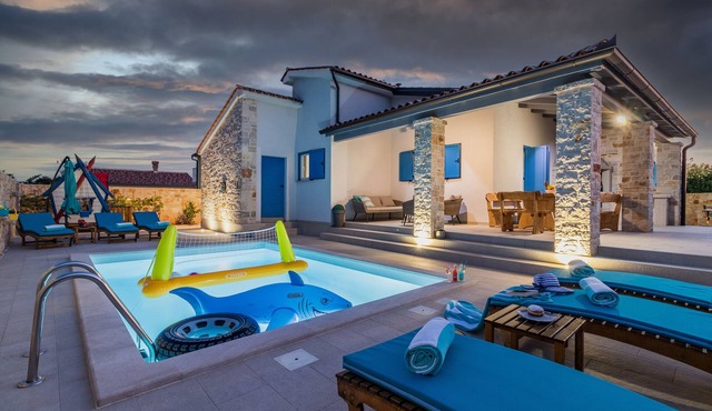 Warm, sunny, private and family friendly villa, where pets are welcome
