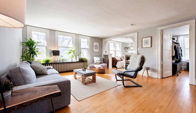 Warm, Walkable Arts District Loft, Sauna & Firepit