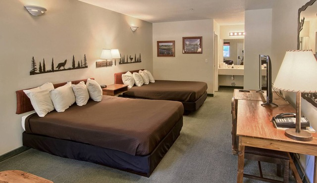 Warm Weather Stays Are Booking Now at The Legend Inn at Shanty Creek!
