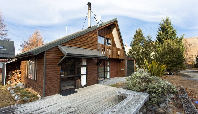 Warmest home in the village - stunning mountain views!